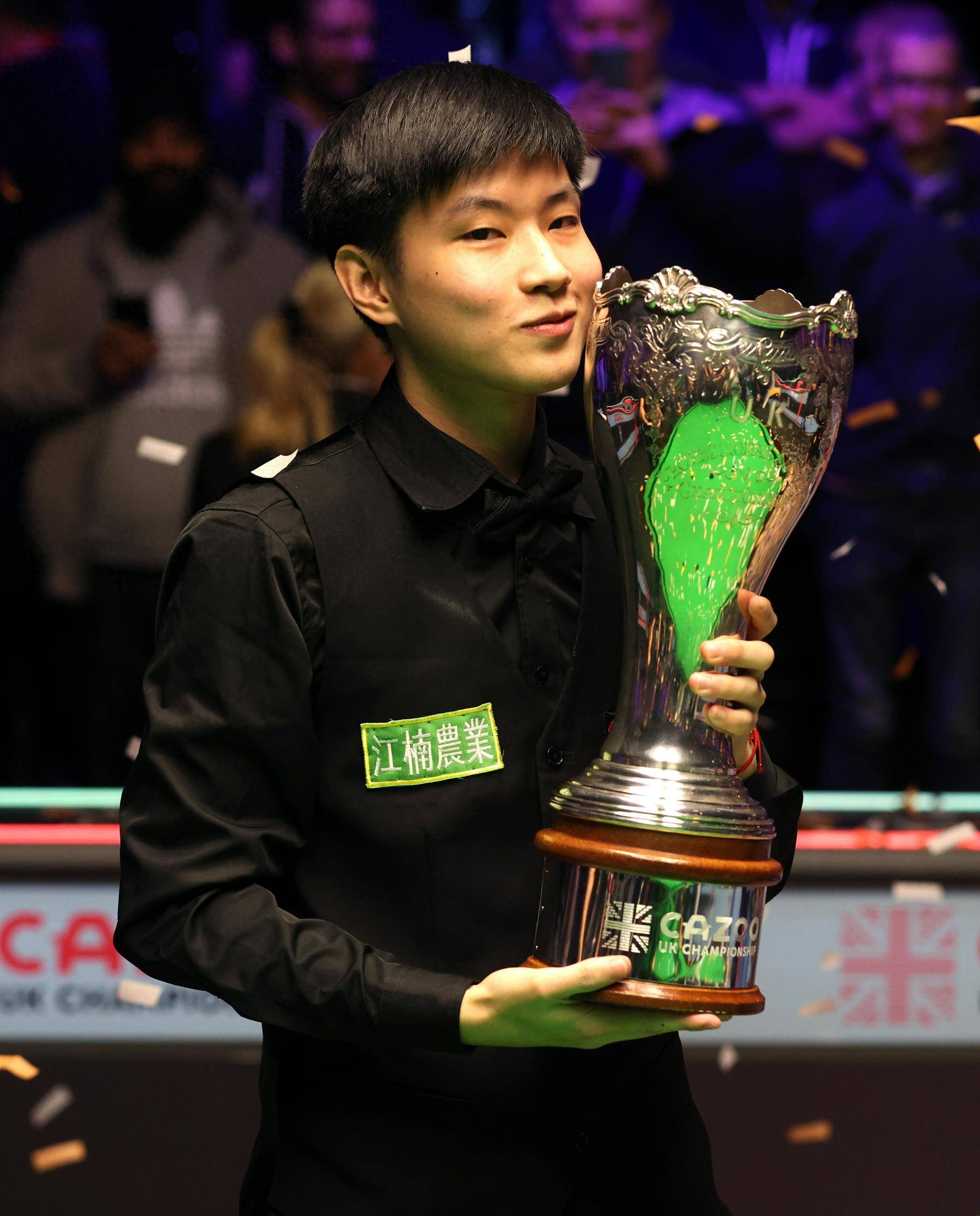 俱乐部的发 俱乐部的发