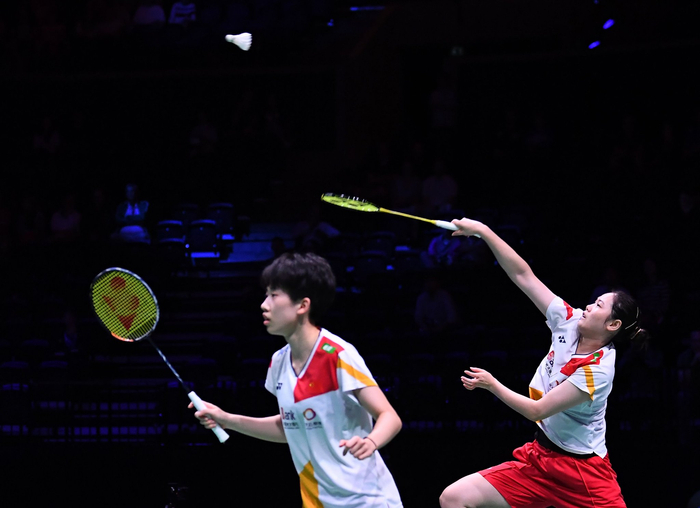 他把接球即 他把接球即